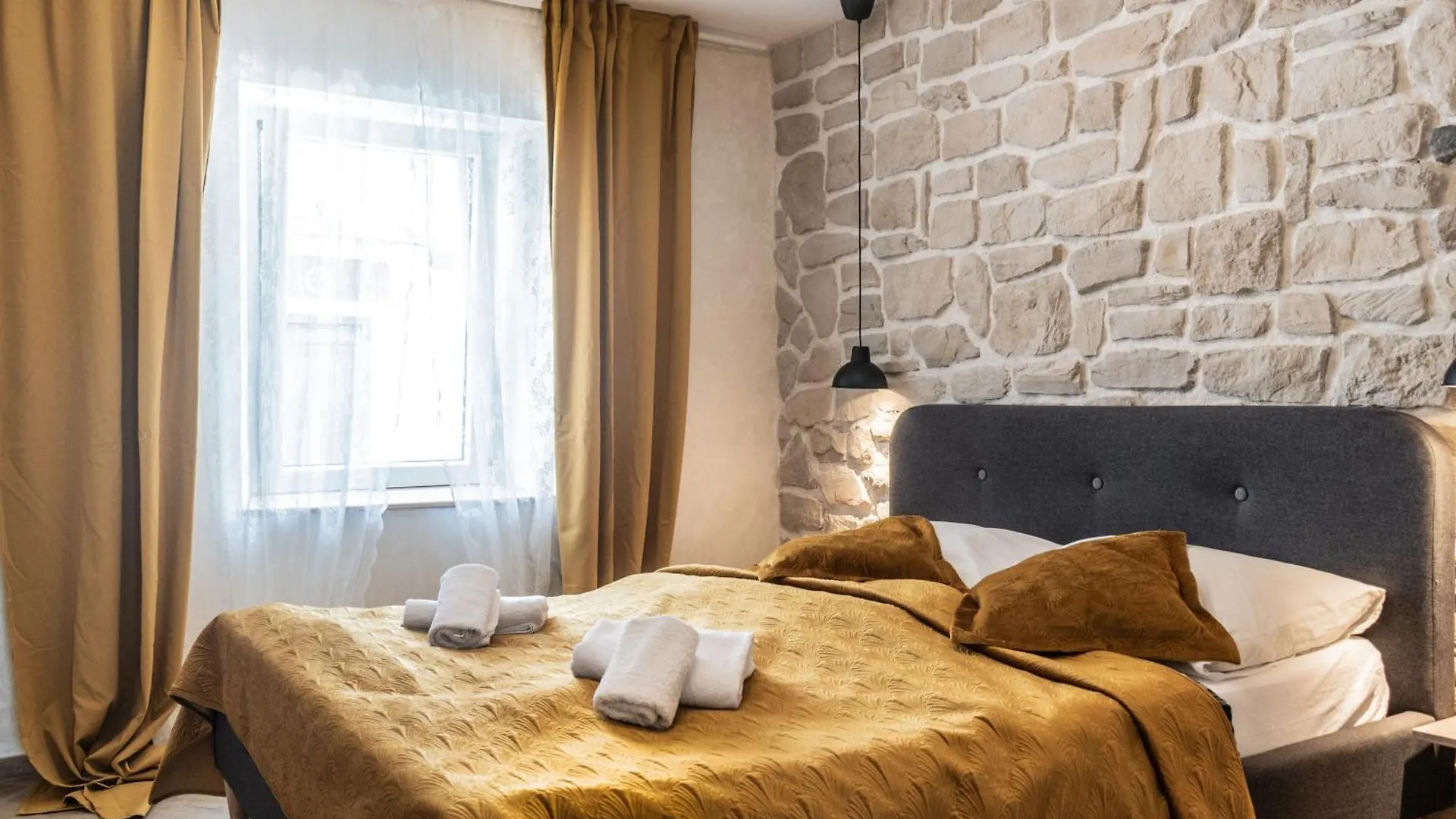 L&B Amphitheater Apartments Pula 0*,