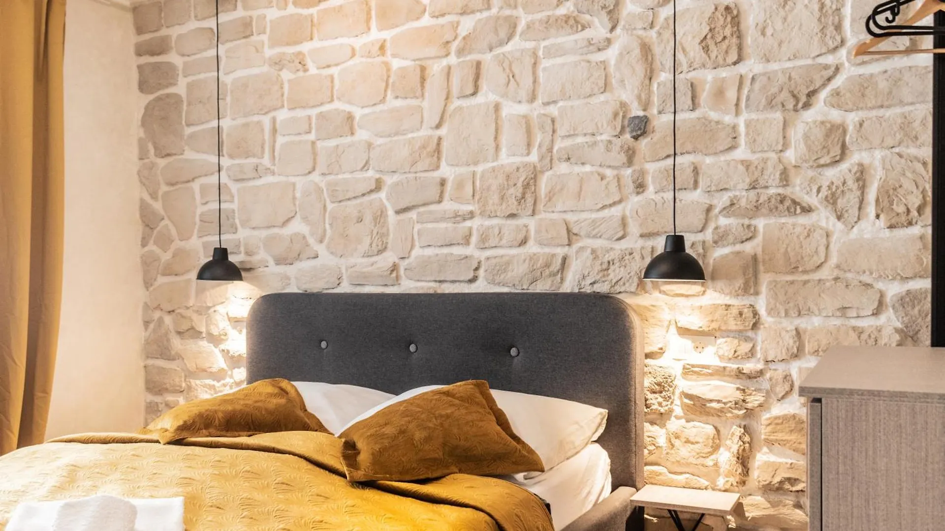 L&B Amphitheater Apartments Pula